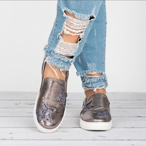 Sarah Siah Shoes - 𝙇𝙖𝙨𝙩 Siz 6.5 🖤Pewter Metallic Glittery